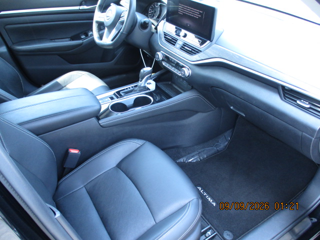 2025 Nissan Altima SL - Photo 15
