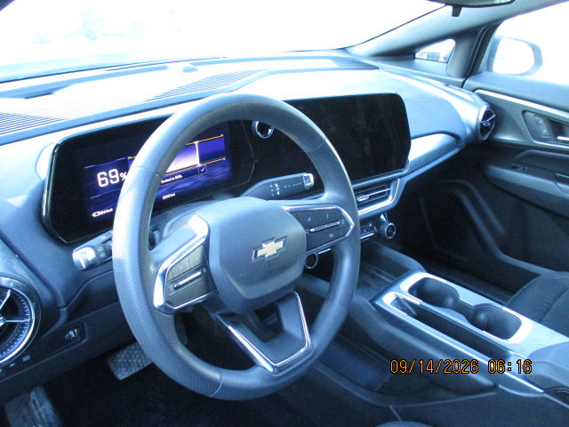 2025 Chevrolet Equinox EV LT - Photo 15